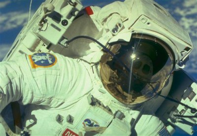 Постер Космос на холсте - Человек к открытом космосе